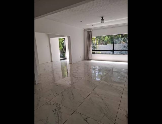 5 BEDROOM HOUSE FOR SALE IN MURRAYFIELD